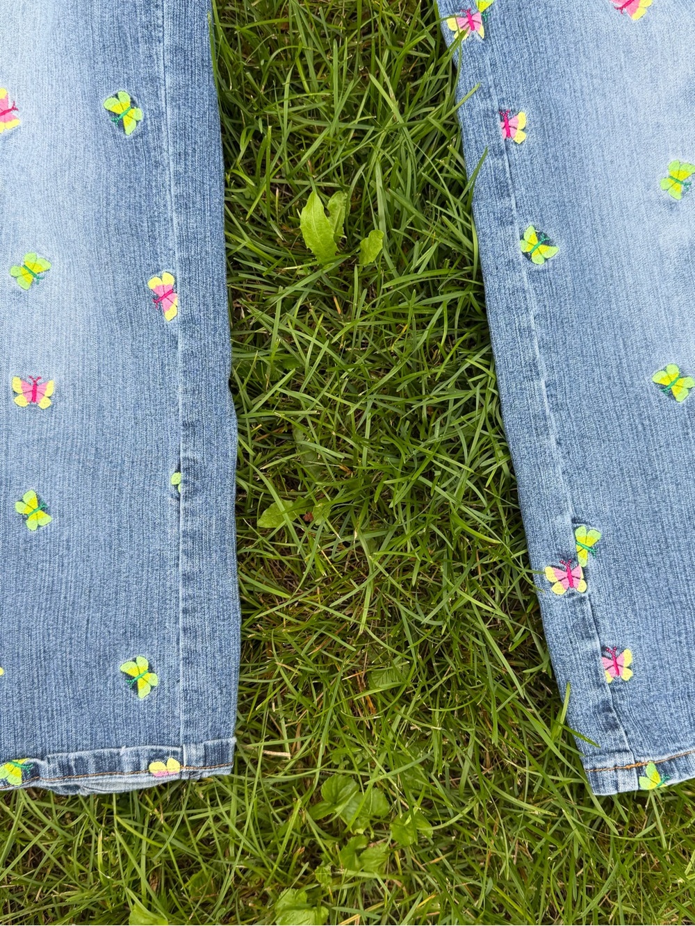 Lilly Pulitzer Light Blue Straight-Leg Jeans with Butterfly Embroidered Accents - Picture 5 of 13